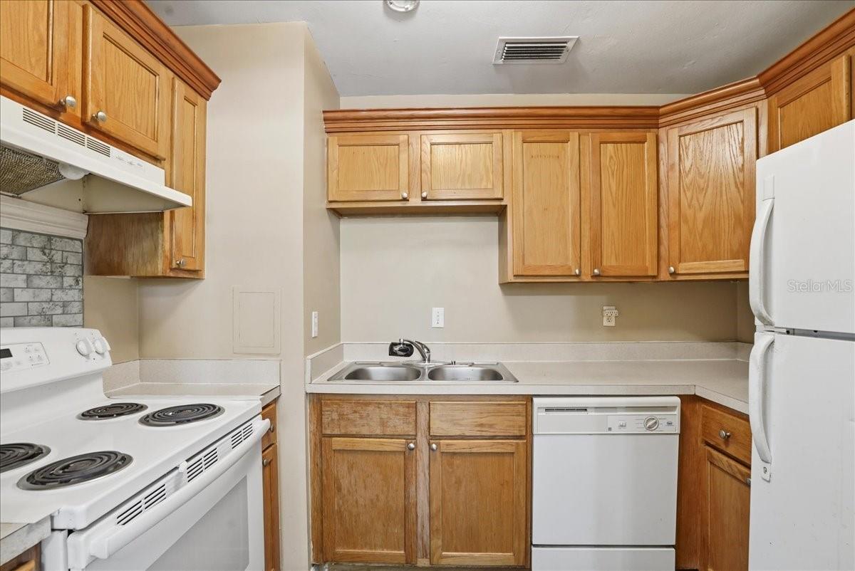 Image 9 of 22 For 4800 Rilma Avenue 146