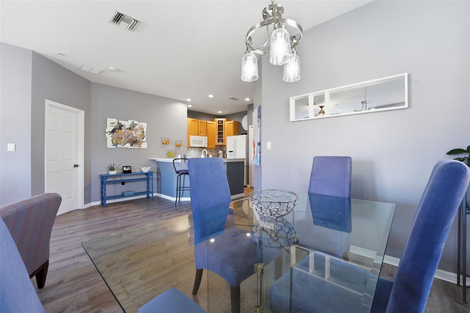 Image 12 of 41 For 3758 Parkridge Circle 24-201