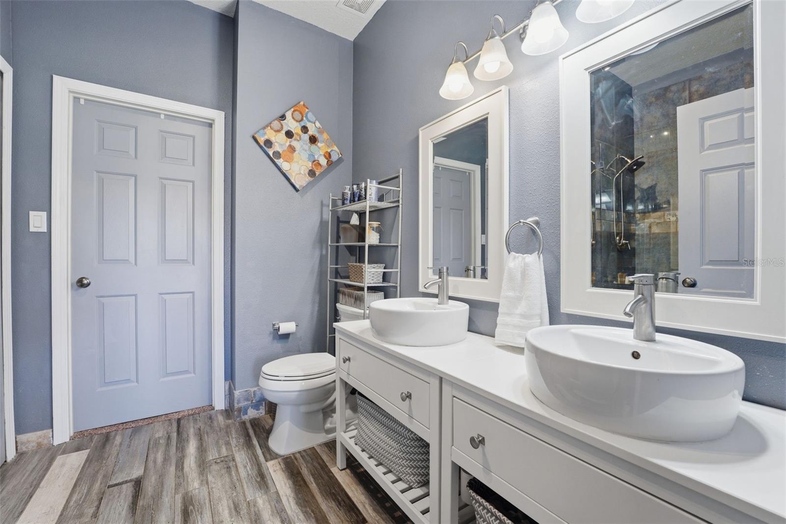 Image 19 of 41 For 3758 Parkridge Circle 24-201