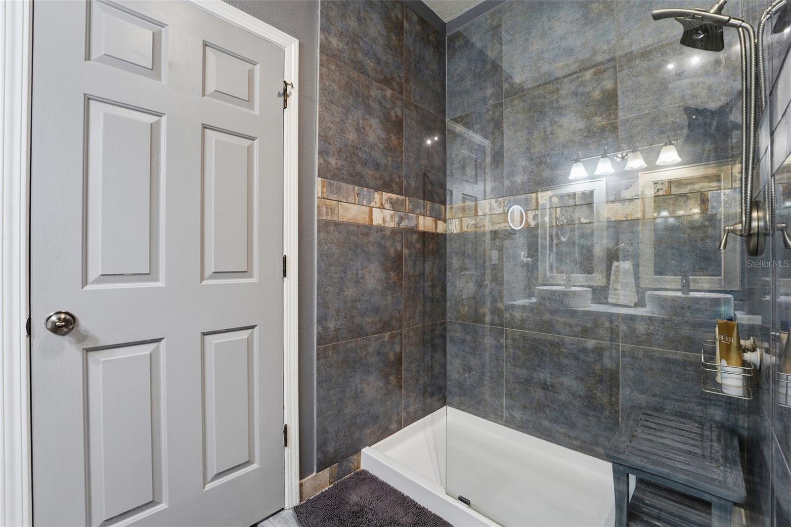 Image 20 of 41 For 3758 Parkridge Circle 24-201