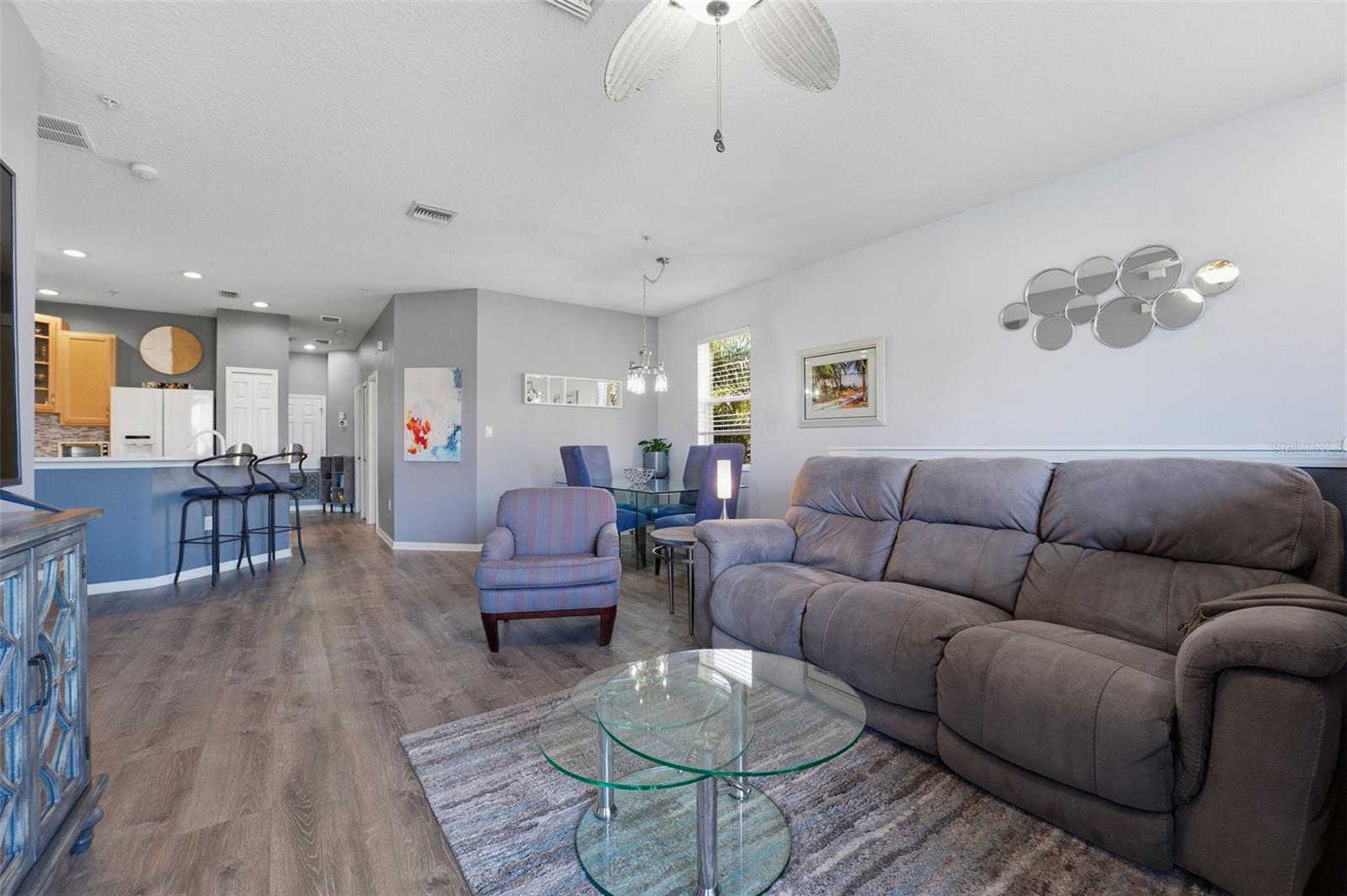 Image 6 of 41 For 3758 Parkridge Circle 24-201