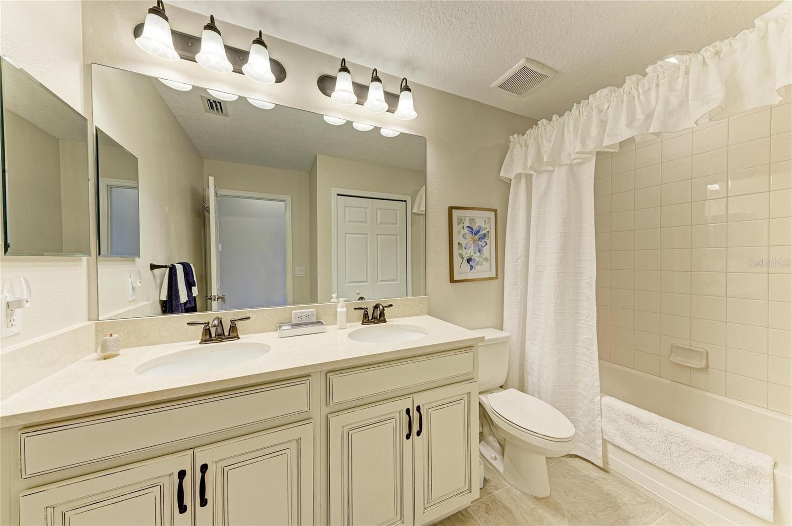 Image 30 of 37 For 7844 52nd Terrace E