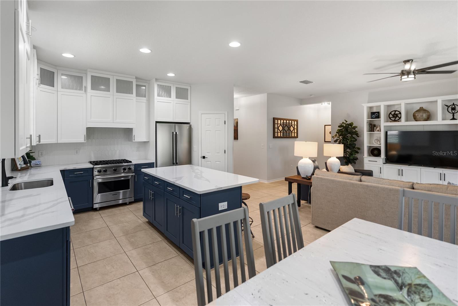 Image 14 of 33 For 728 Rosemary Circle