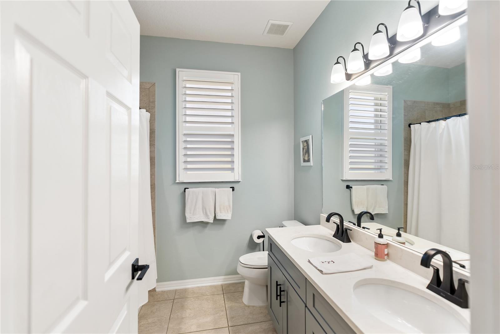 Image 21 of 33 For 728 Rosemary Circle