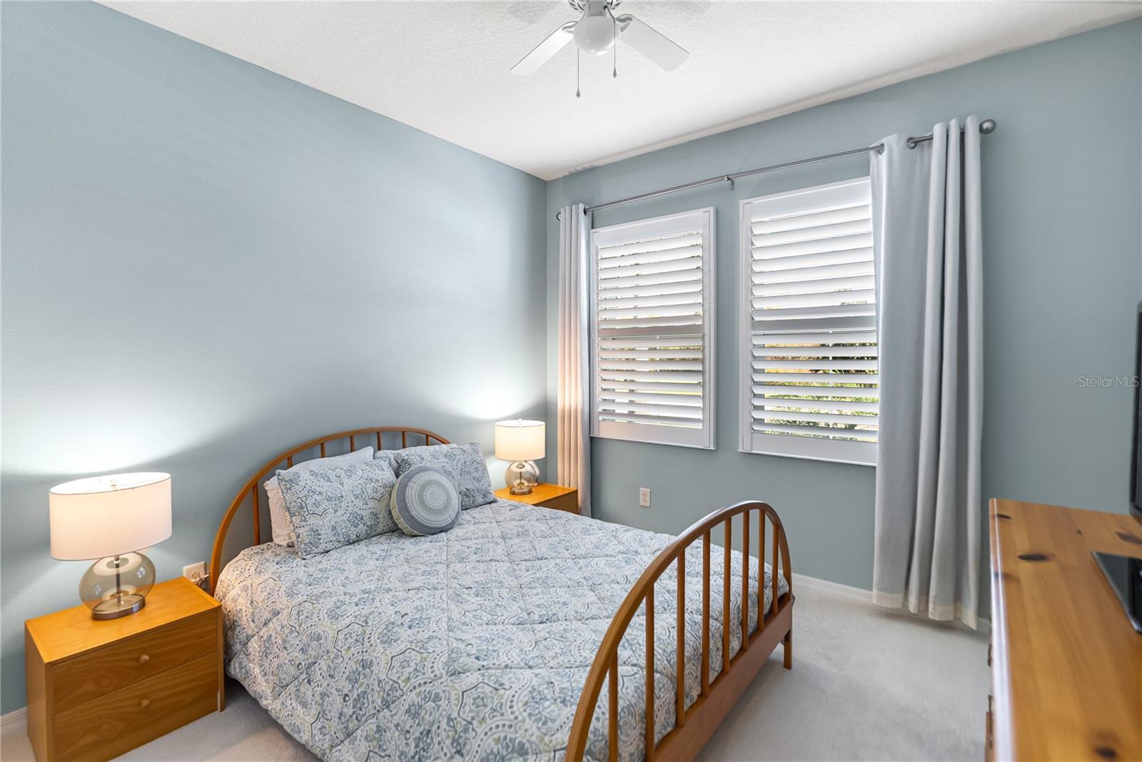 Image 23 of 33 For 728 Rosemary Circle