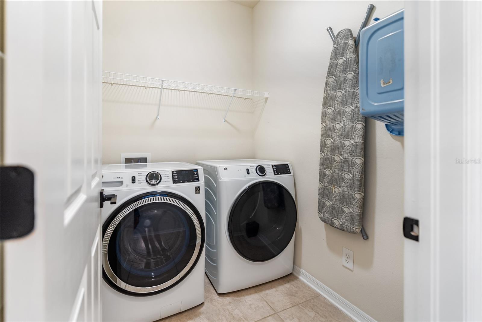 Image 28 of 33 For 728 Rosemary Circle