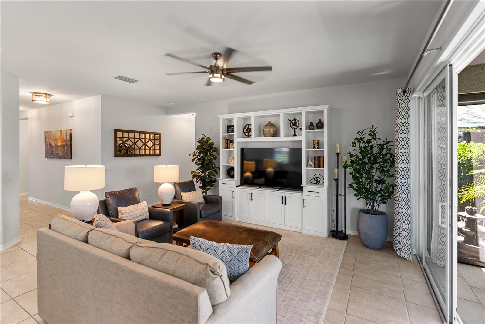 Image 8 of 33 For 728 Rosemary Circle