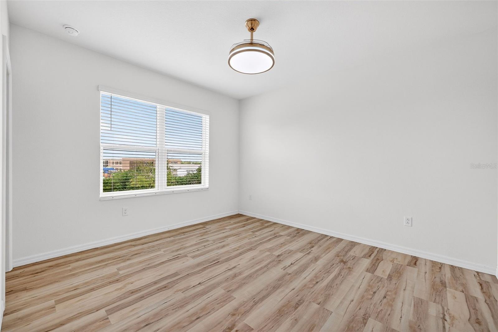 Image 15 of 41 For 8667 Canyon Creek Trail