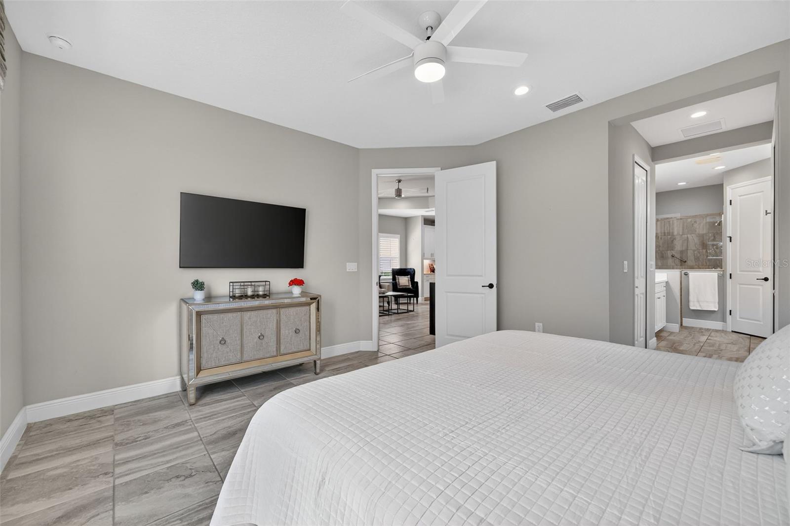 Image 28 of 55 For 4412 Star Apple Terrace