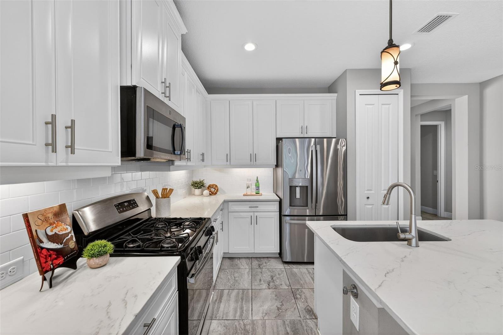 Image 5 of 55 For 4412 Star Apple Terrace