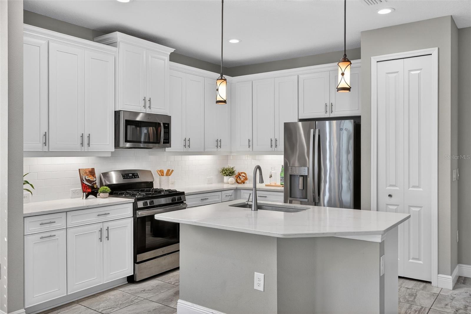 Image 7 of 55 For 4412 Star Apple Terrace