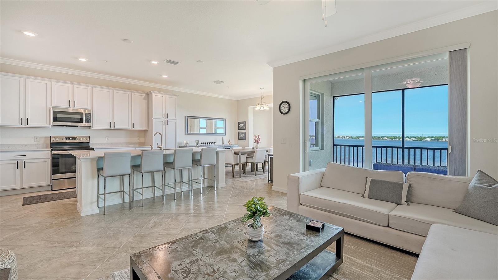 Image 12 of 67 For 1010 Tidewater Shores Loop 406