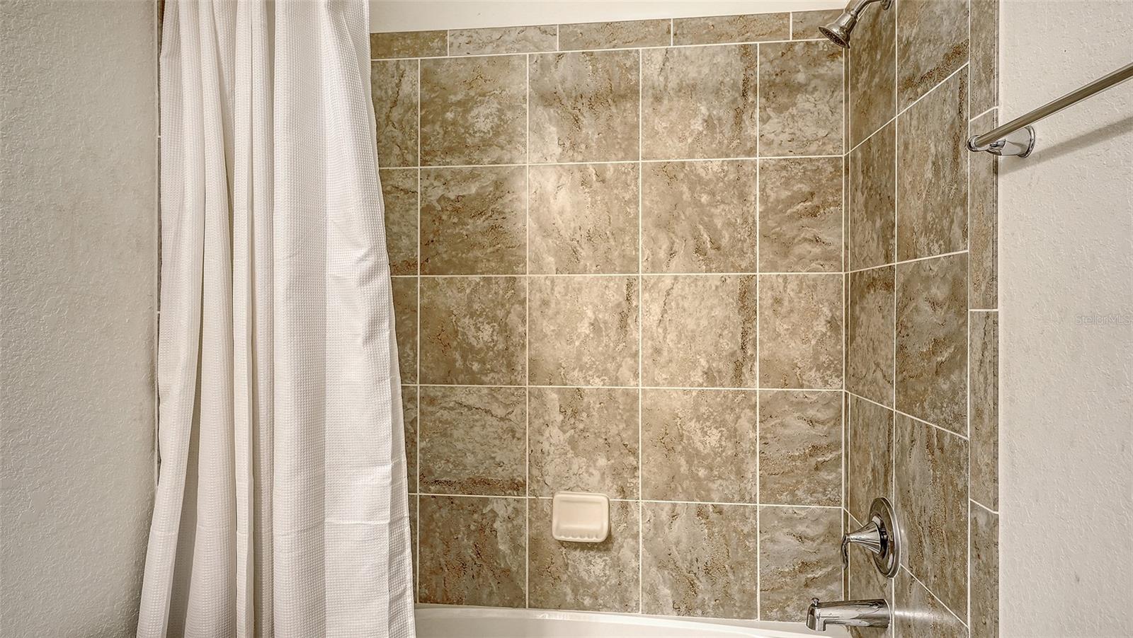 Image 29 of 67 For 1010 Tidewater Shores Loop 406