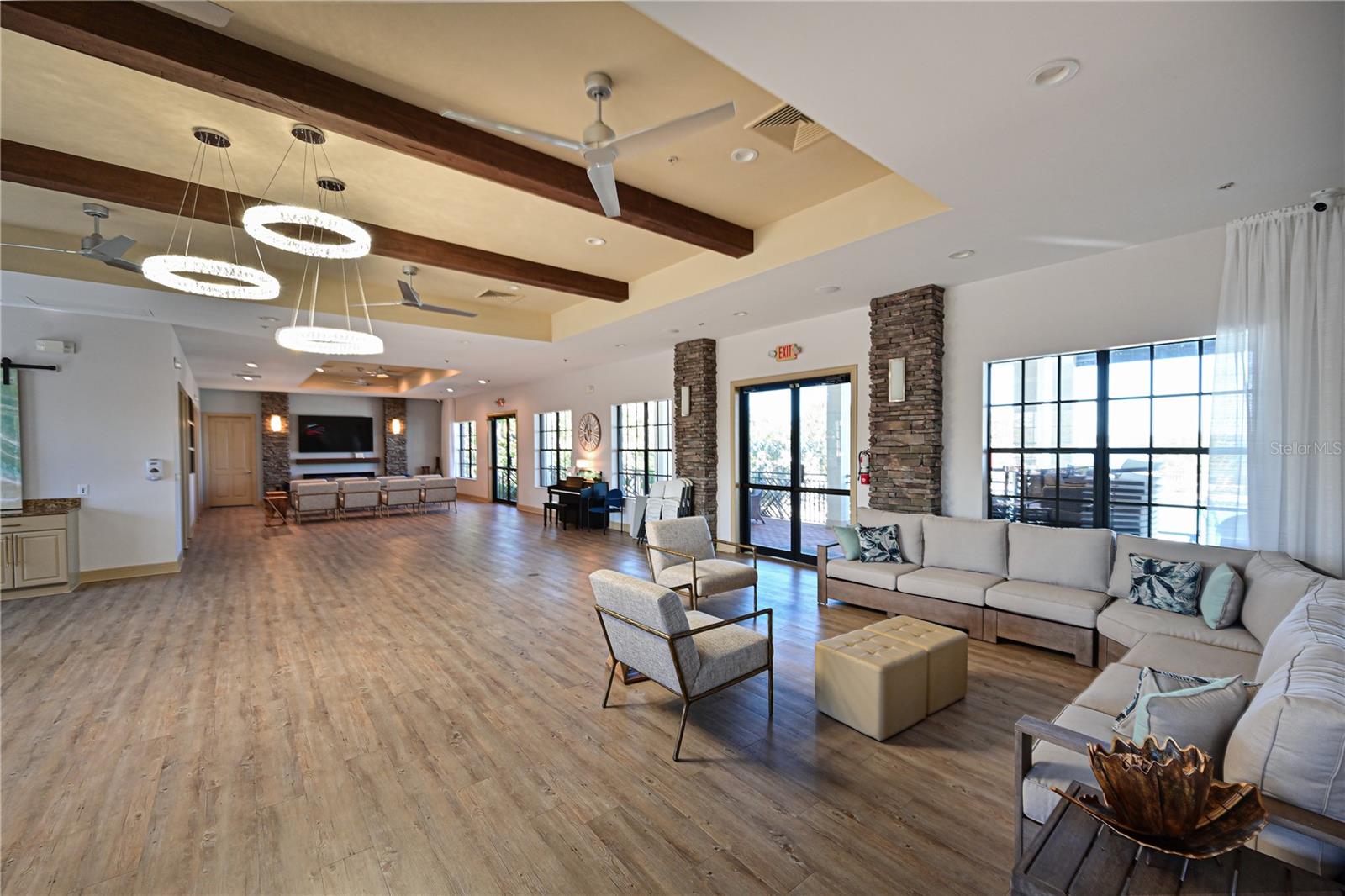 Image 54 of 67 For 1010 Tidewater Shores Loop 406