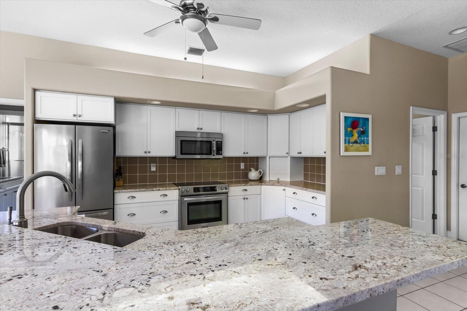 Image 19 of 56 For 1994 White Feather Lane