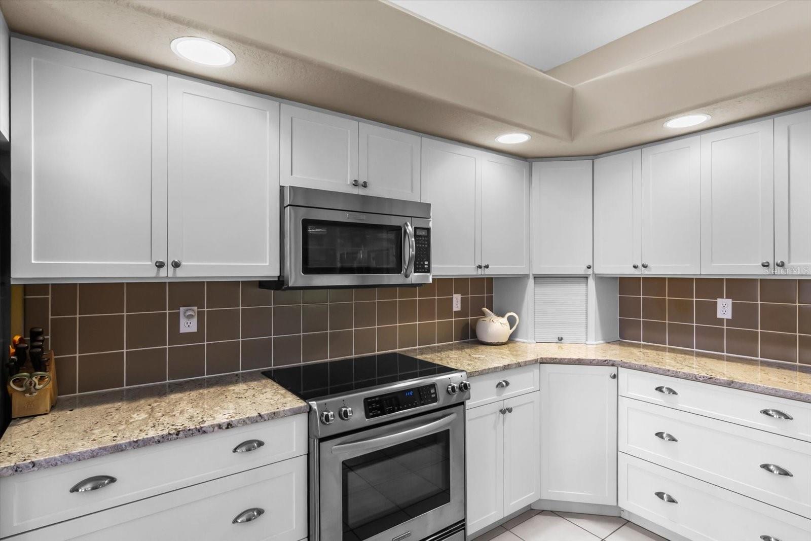 Image 20 of 56 For 1994 White Feather Lane