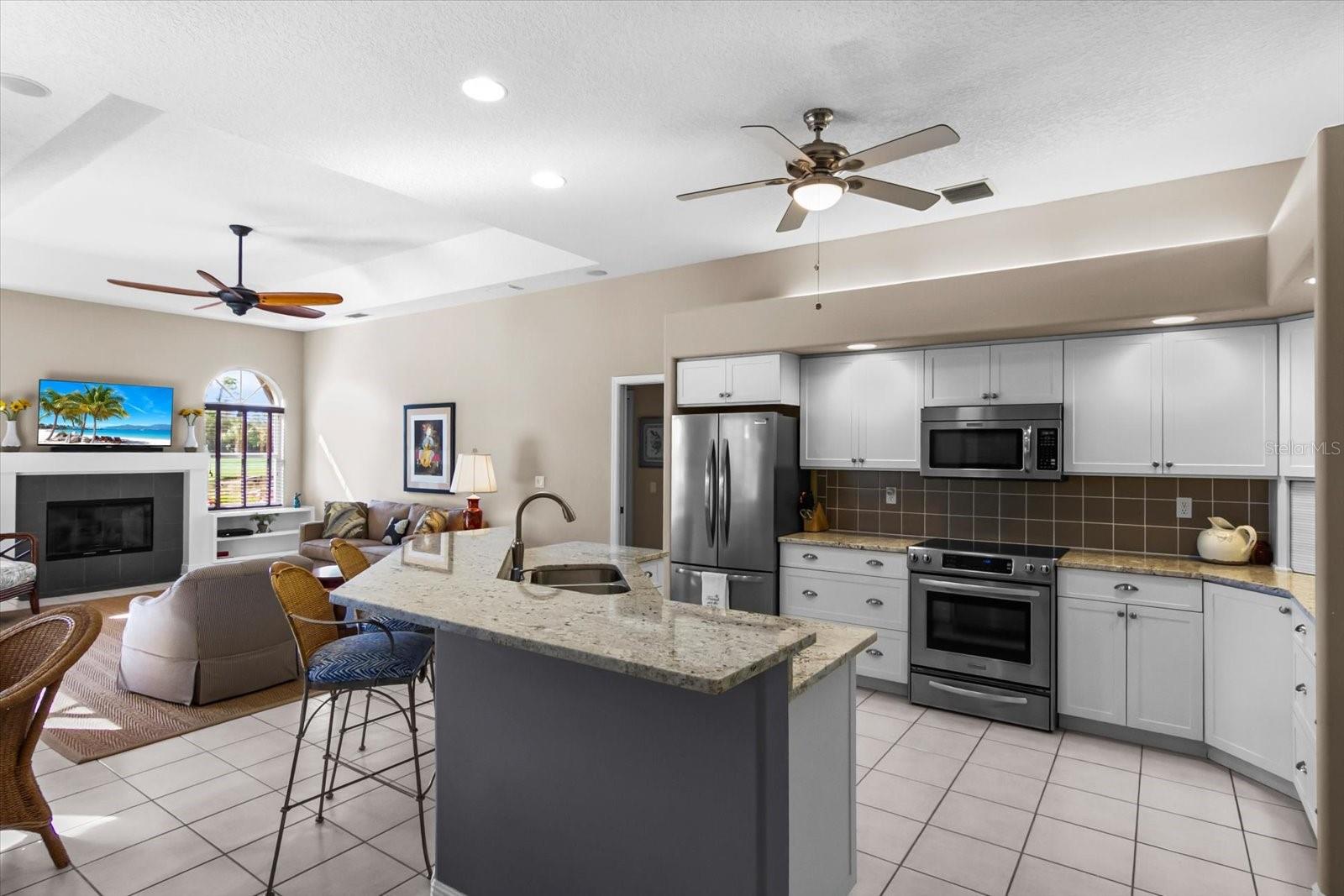 Image 21 of 56 For 1994 White Feather Lane