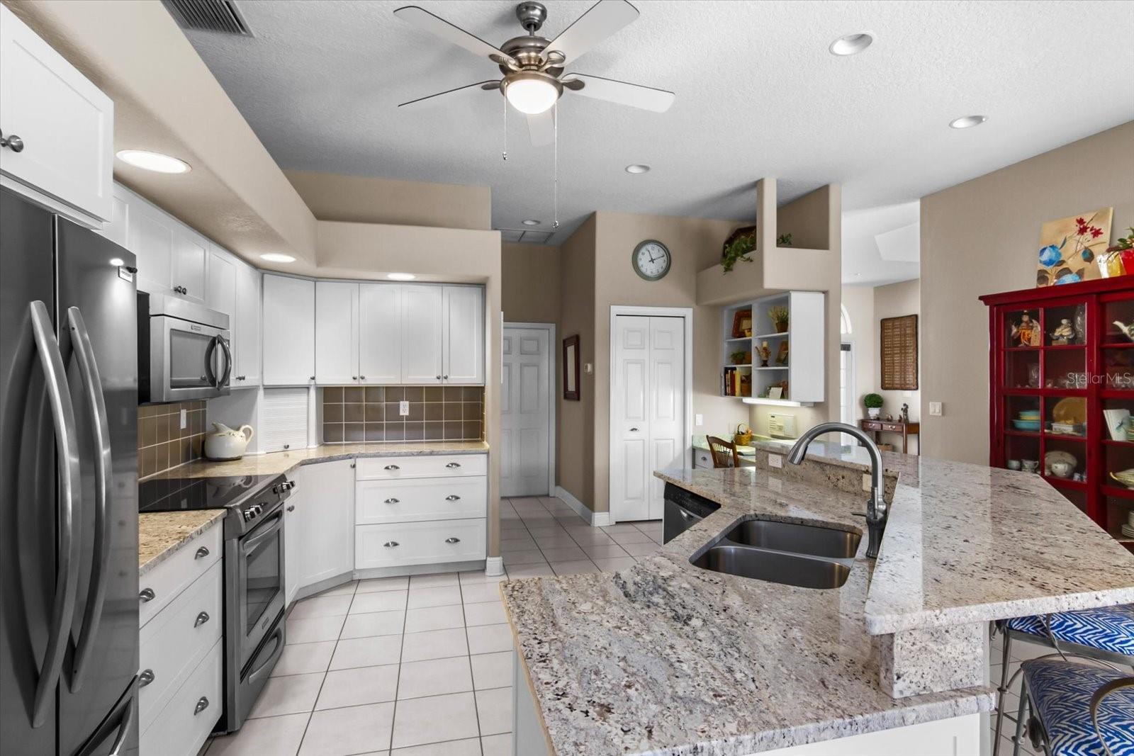 Image 23 of 56 For 1994 White Feather Lane