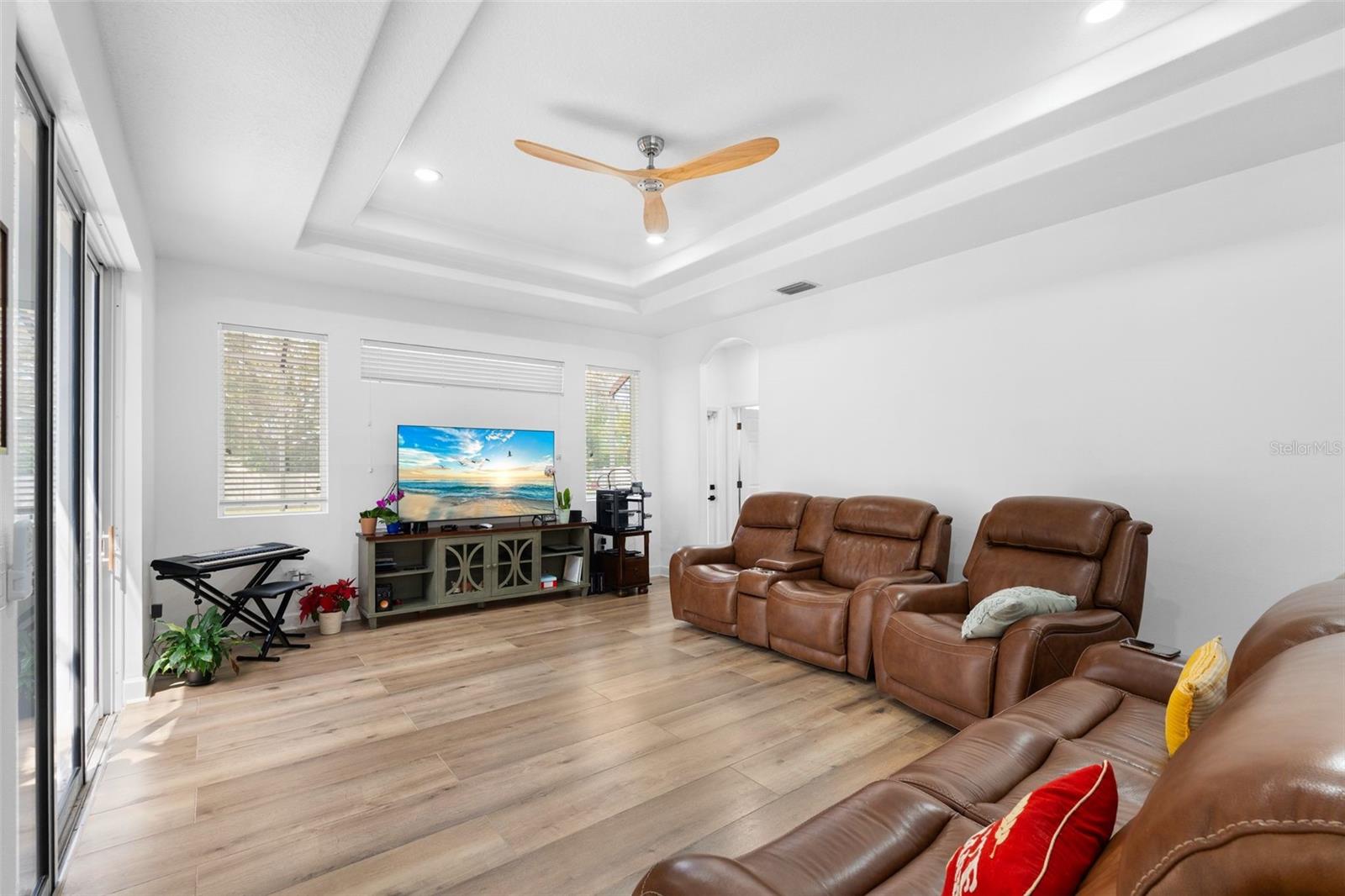 Image 18 of 69 For 11439 57th Street E