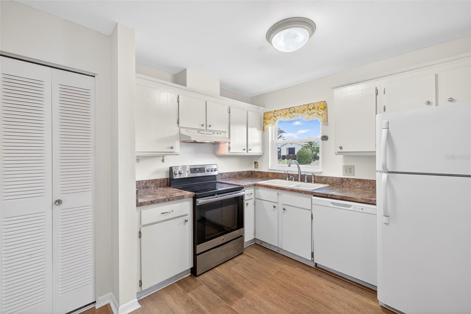 Image 11 of 49 For 1529 Allegheny Drive