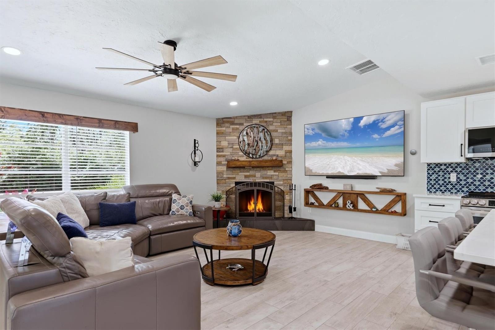 Image 7 of 46 For 1417 70th Street Court E