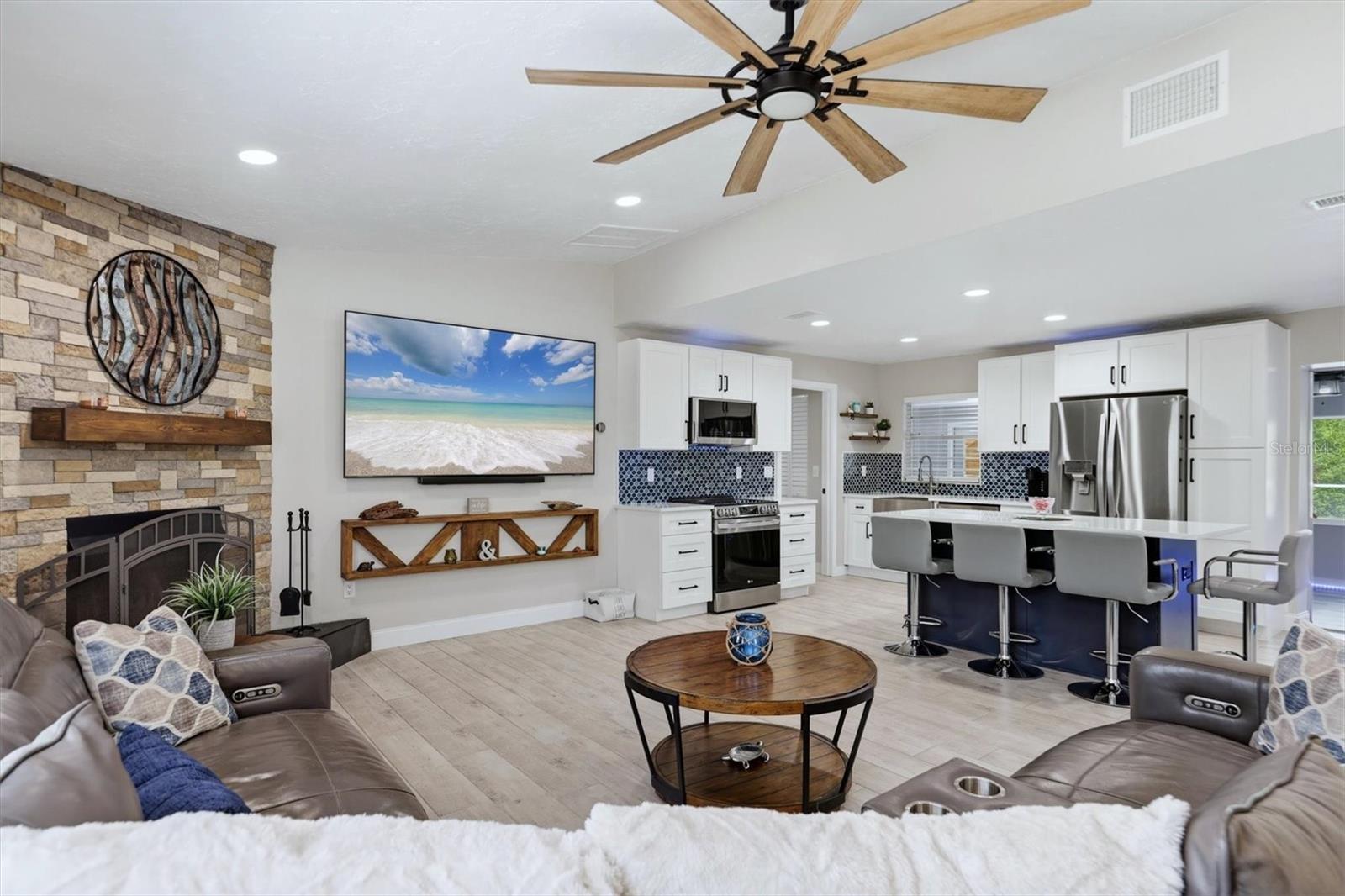 Image 9 of 46 For 1417 70th Street Court E