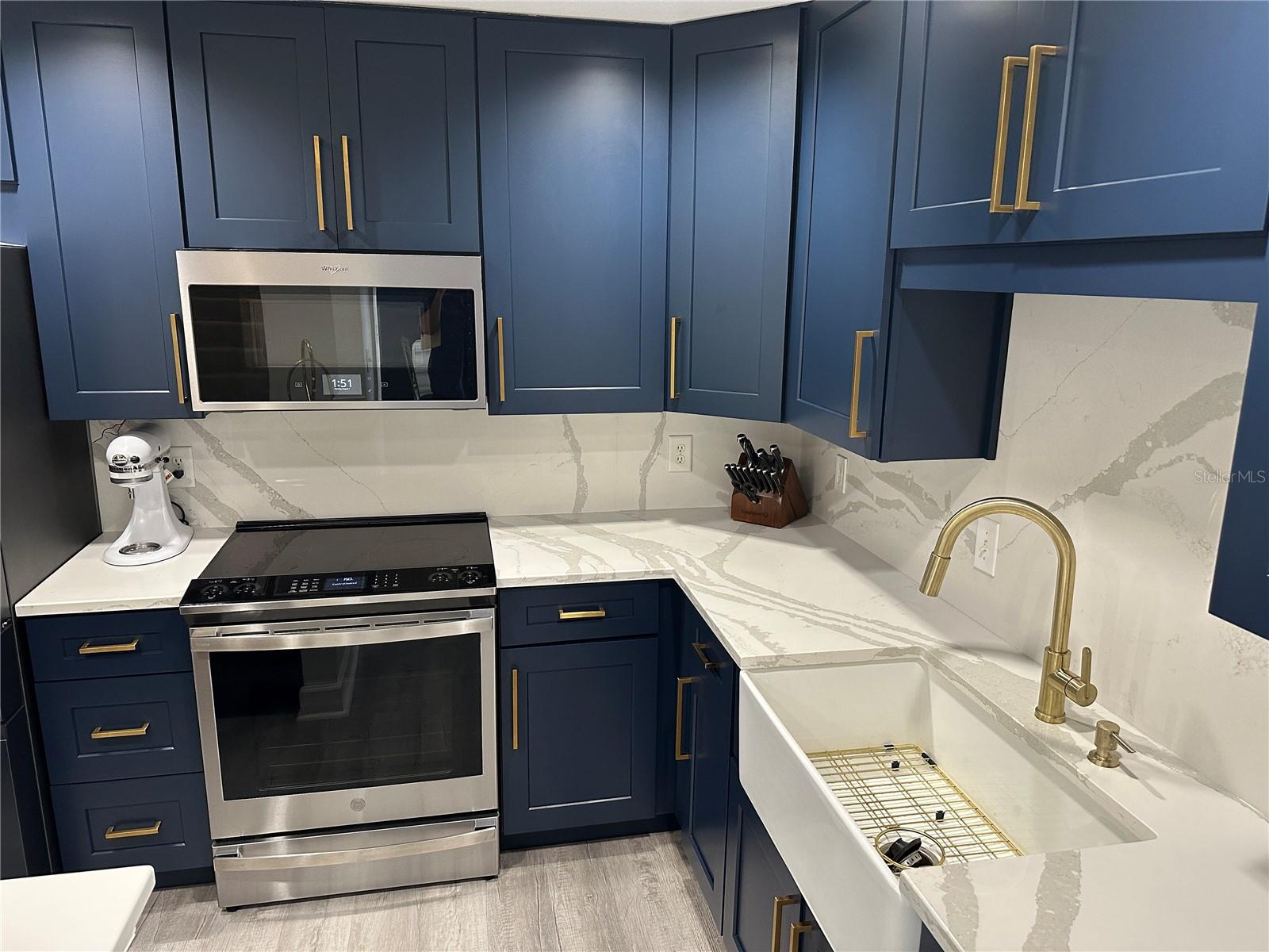 Image 3 of 41 For 808 3rd Avenue W 701