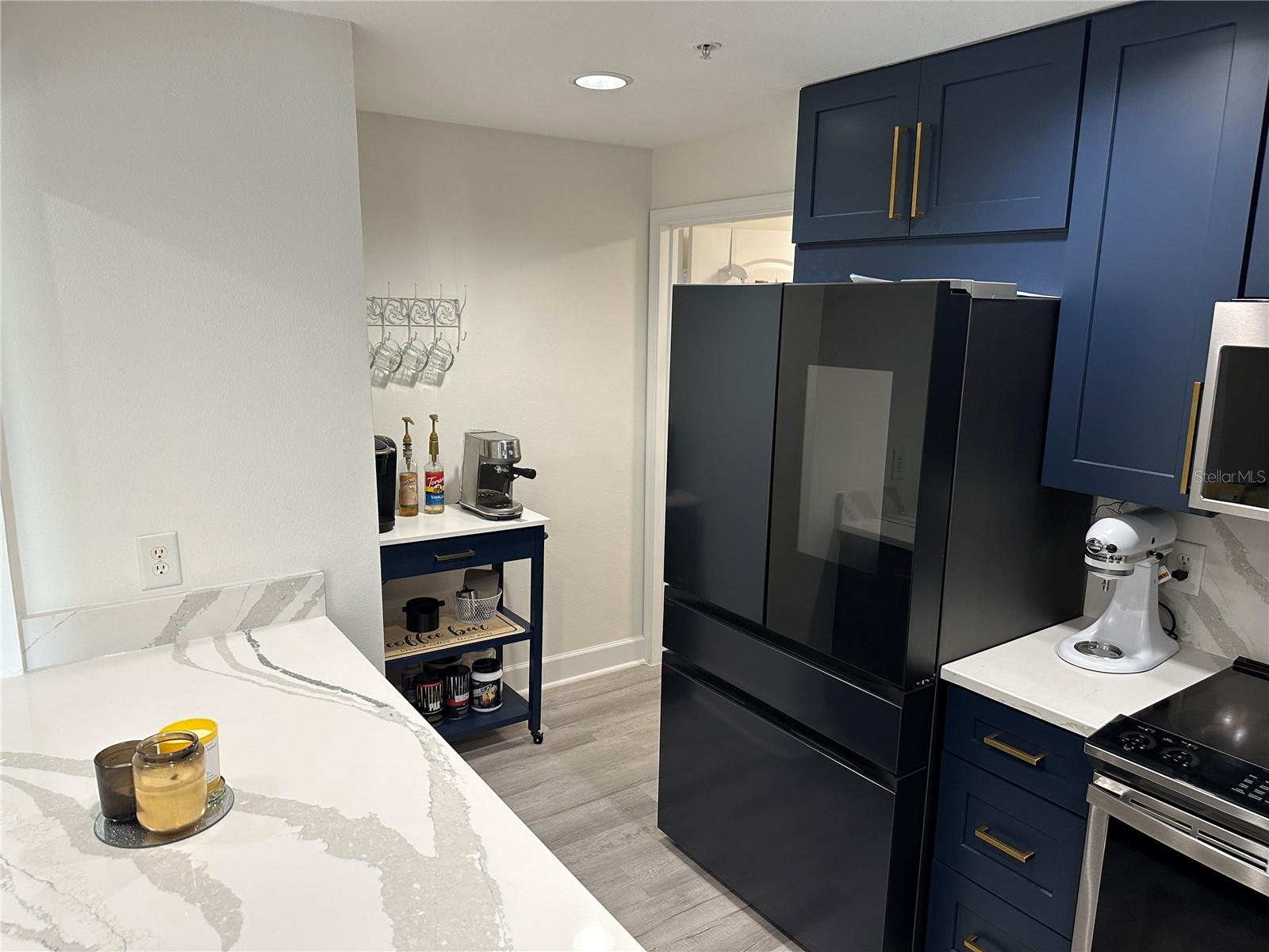 Image 4 of 41 For 808 3rd Avenue W 701