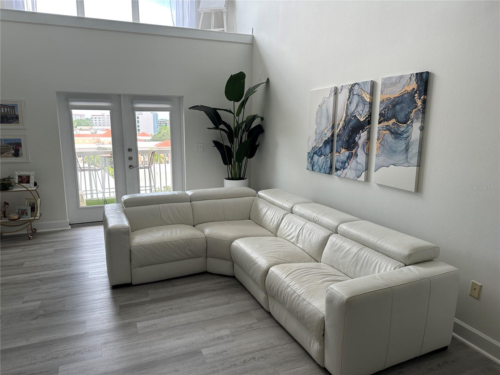 Image 8 of 41 For 808 3rd Avenue W 701