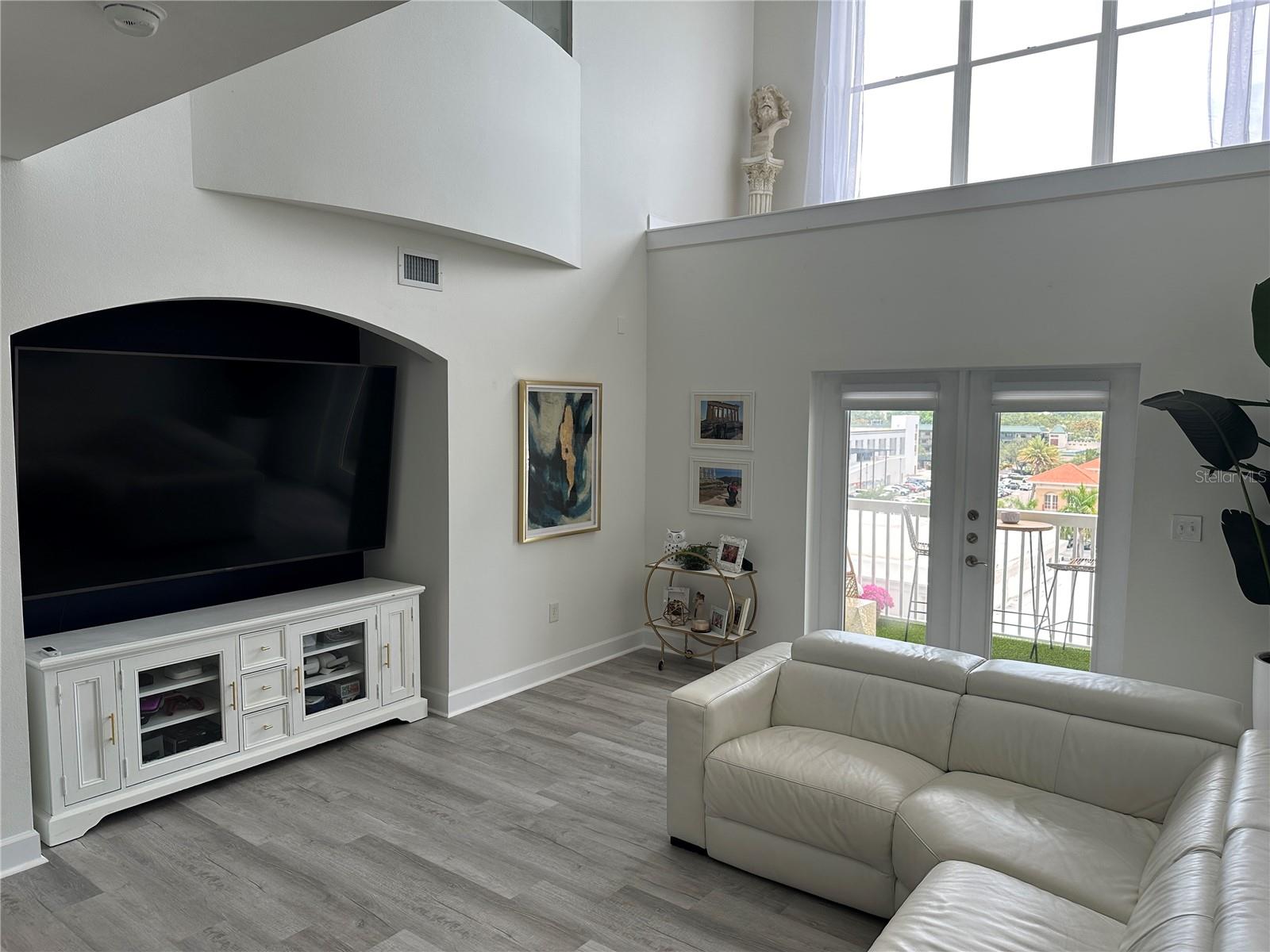 Image 9 of 41 For 808 3rd Avenue W 701