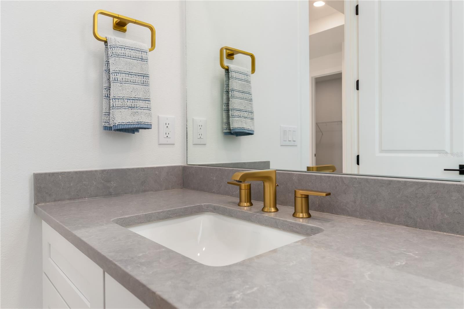 Image 18 of 56 For 18881 Daybreak Drive