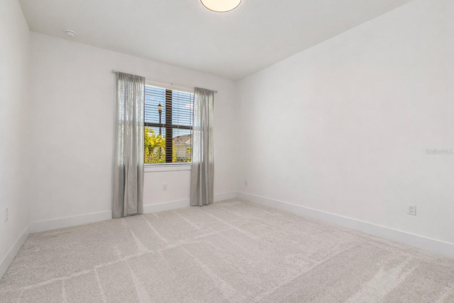 Image 21 of 56 For 18881 Daybreak Drive