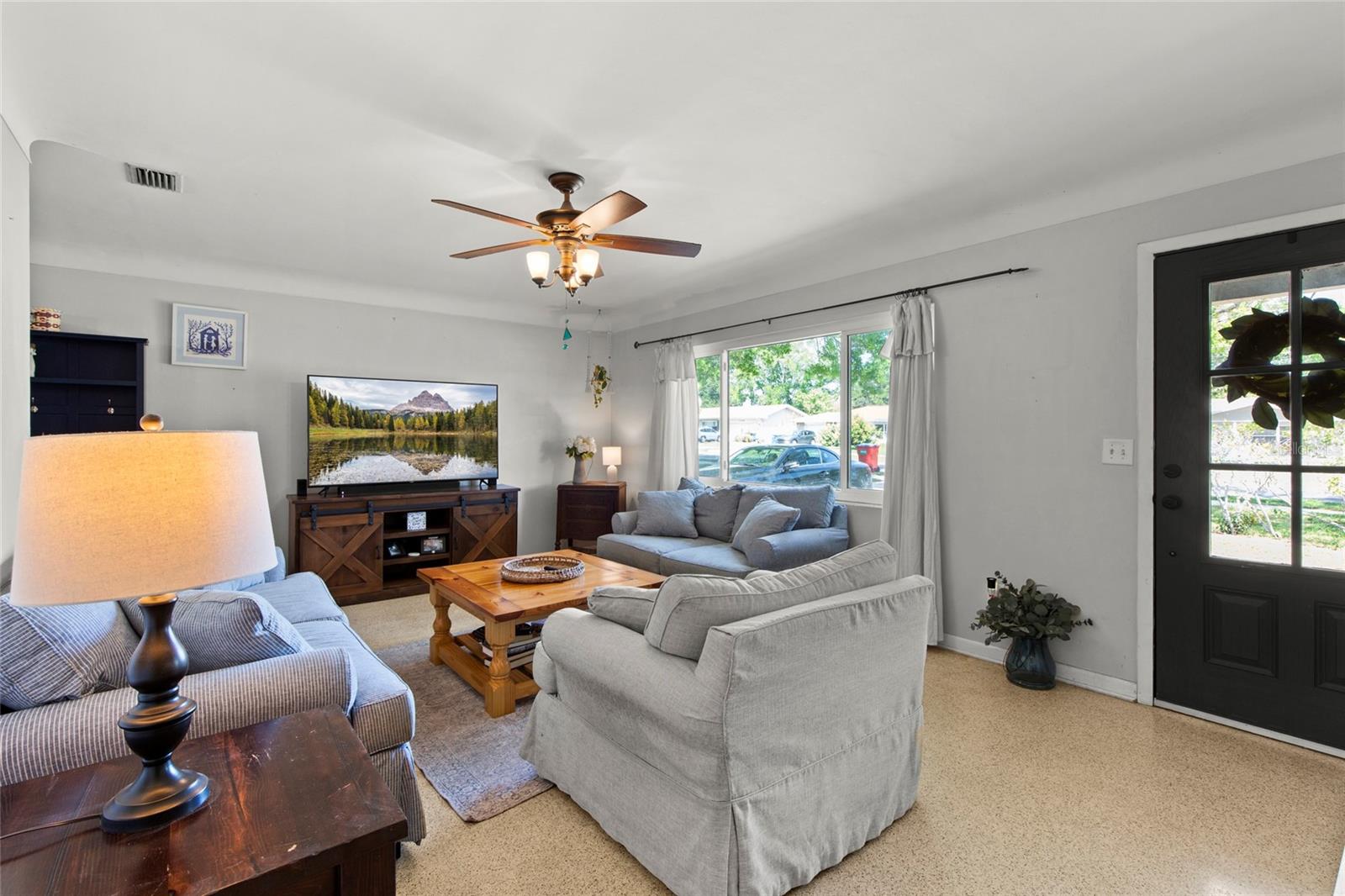 Image 5 of 19 For 1361 Belleair Road