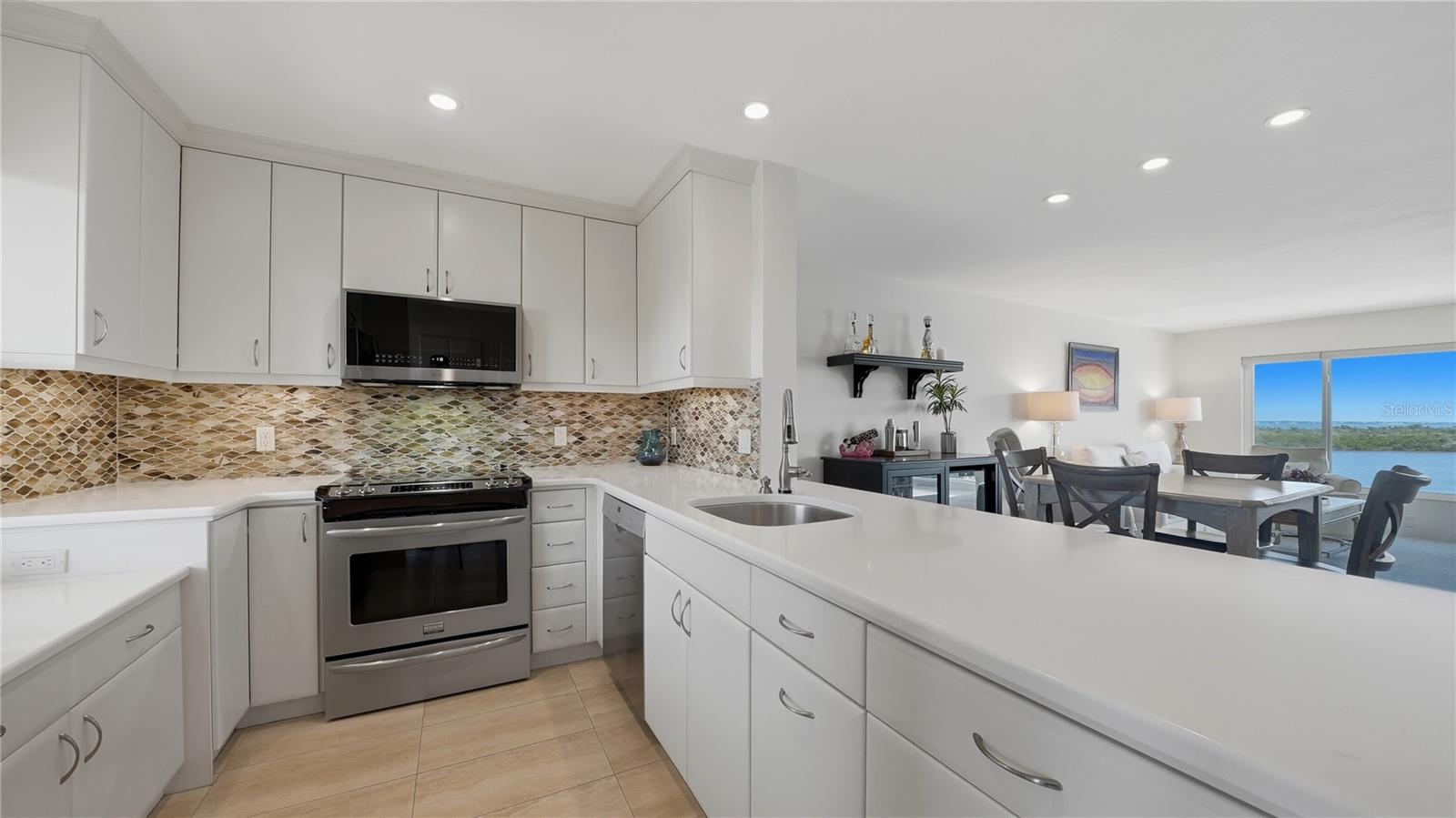 Image 4 of 61 For 4500 Gulf Of Mexico Drive 3