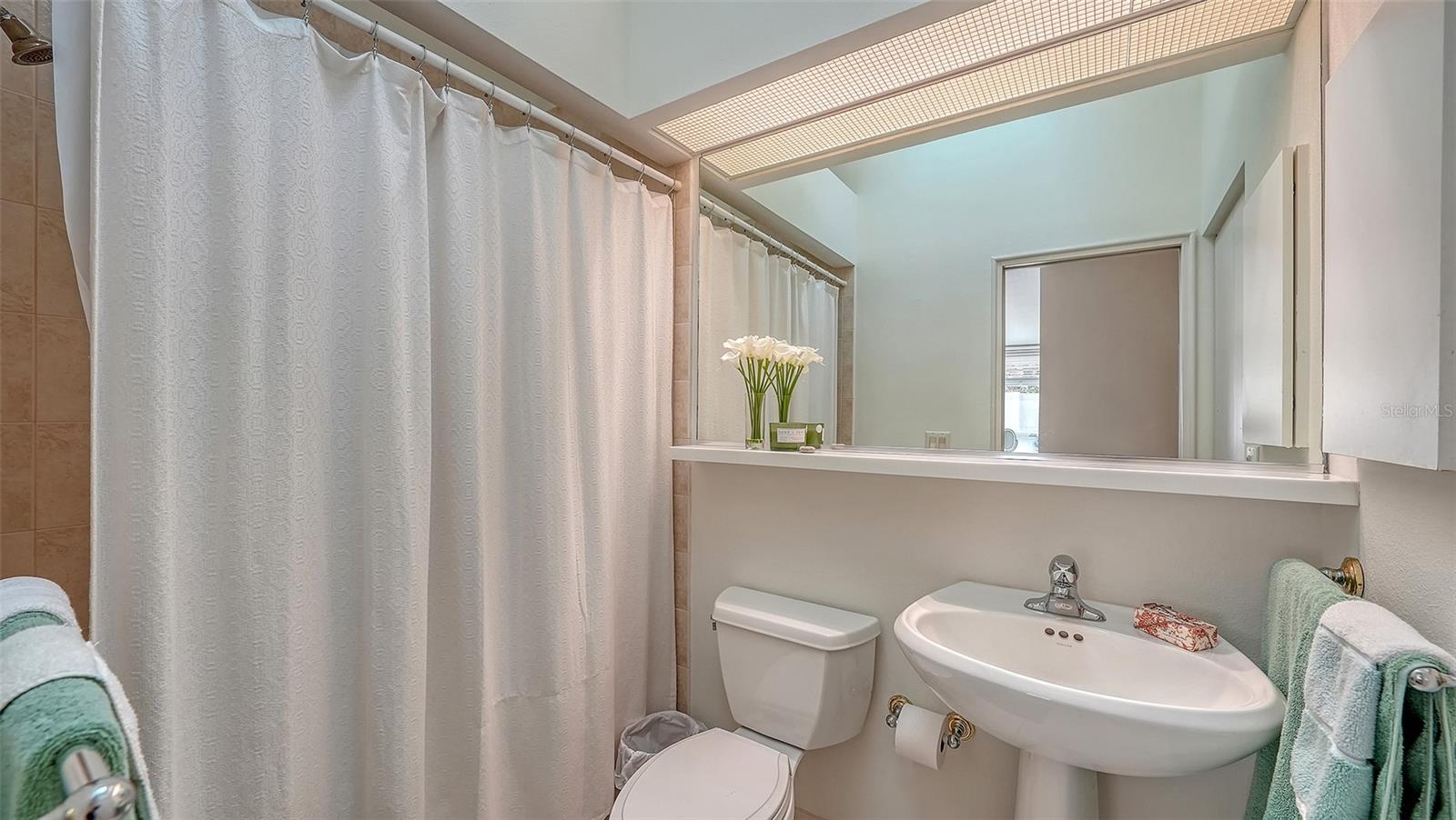 Image 27 of 52 For 200 Cocoanut Avenue 4