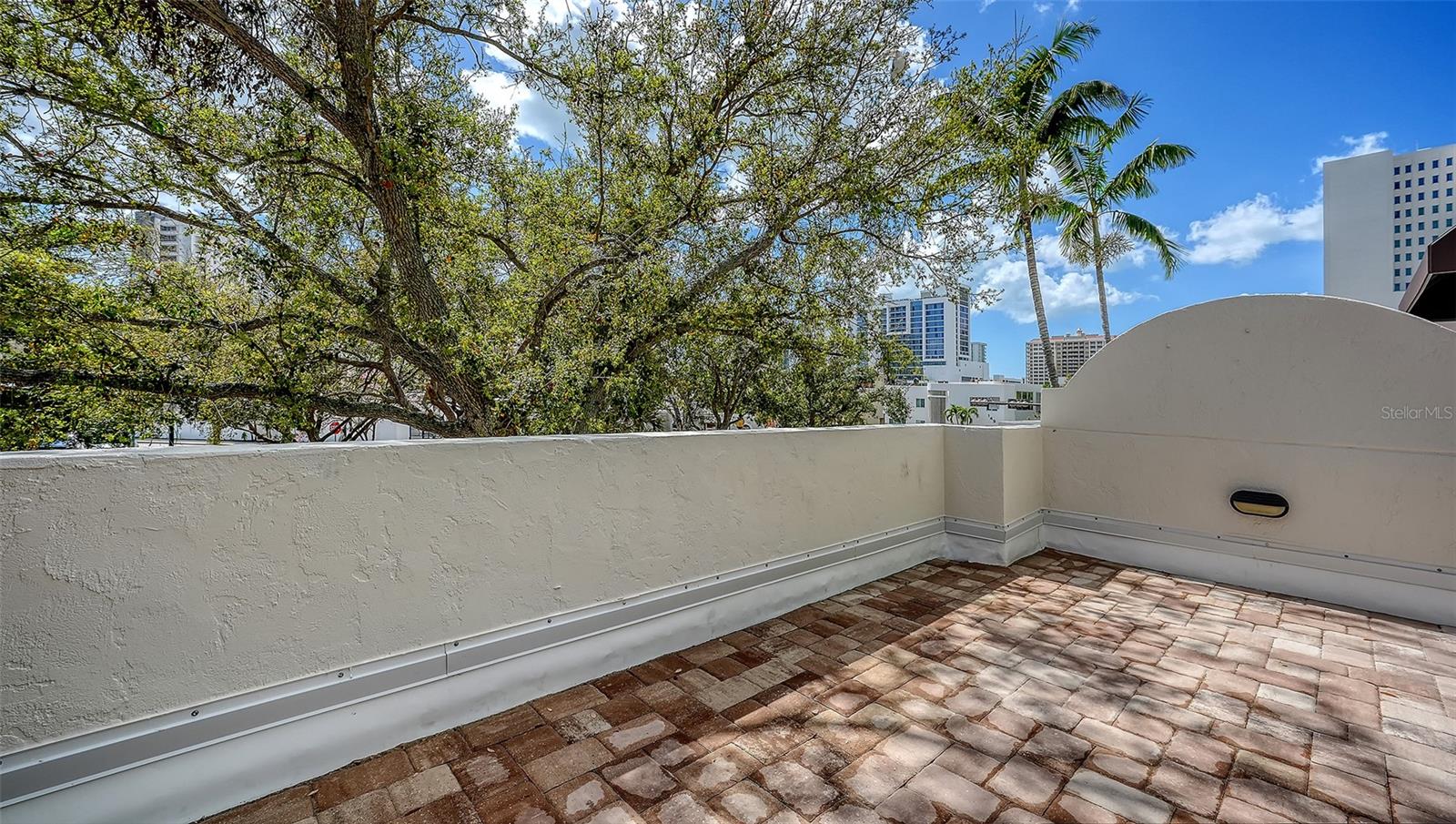 Image 30 of 52 For 200 Cocoanut Avenue 4