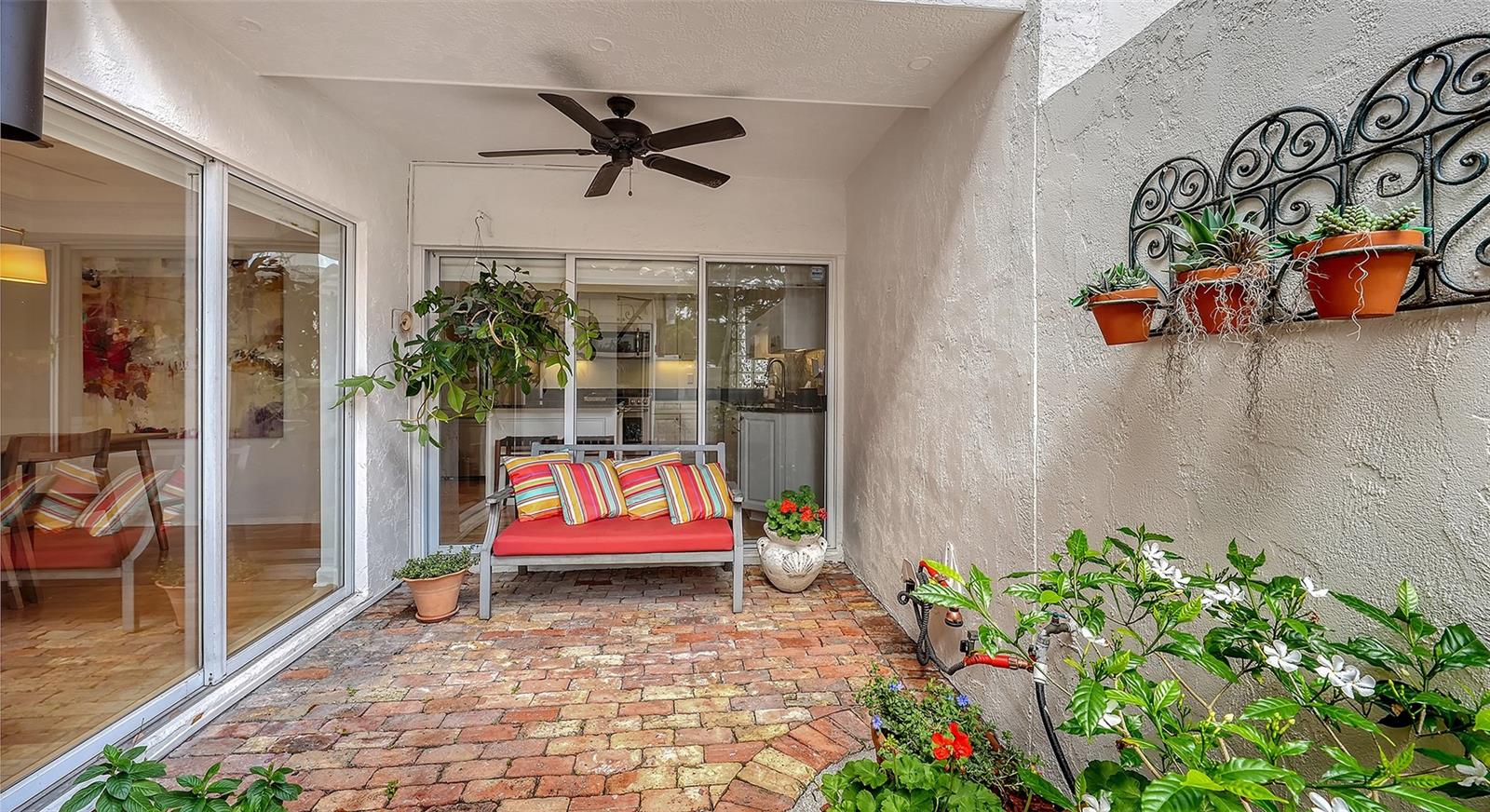 Image 5 of 52 For 200 Cocoanut Avenue 4