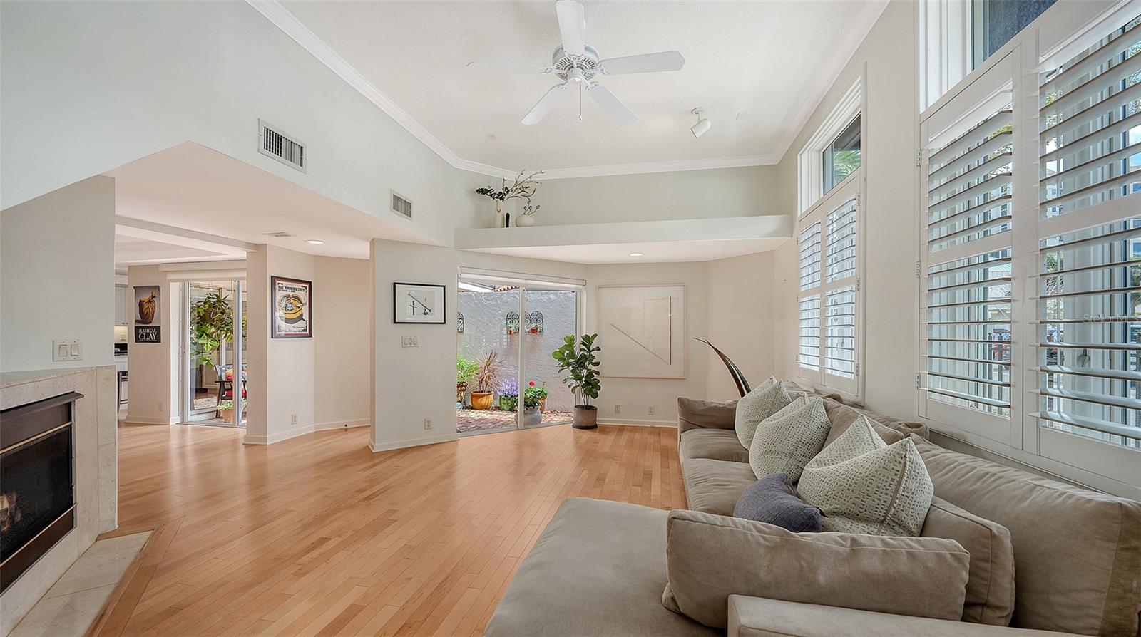 Image 8 of 52 For 200 Cocoanut Avenue 4