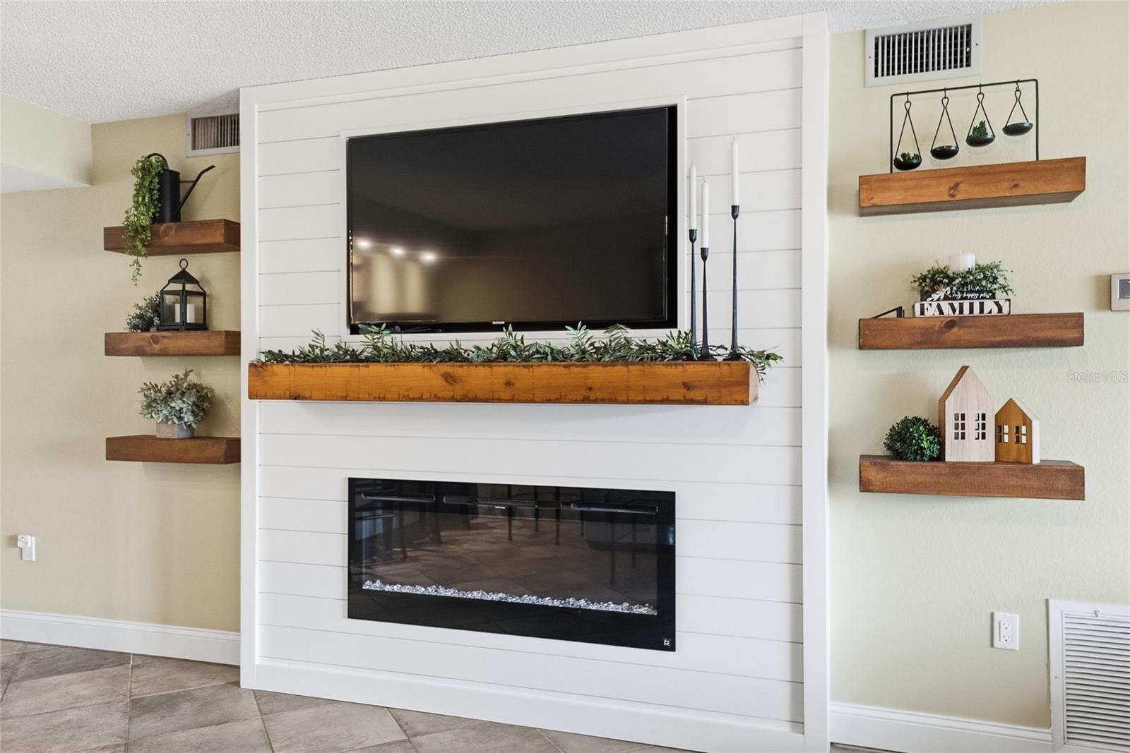 Image 11 of 40 For 4242 Madeira Court 3315