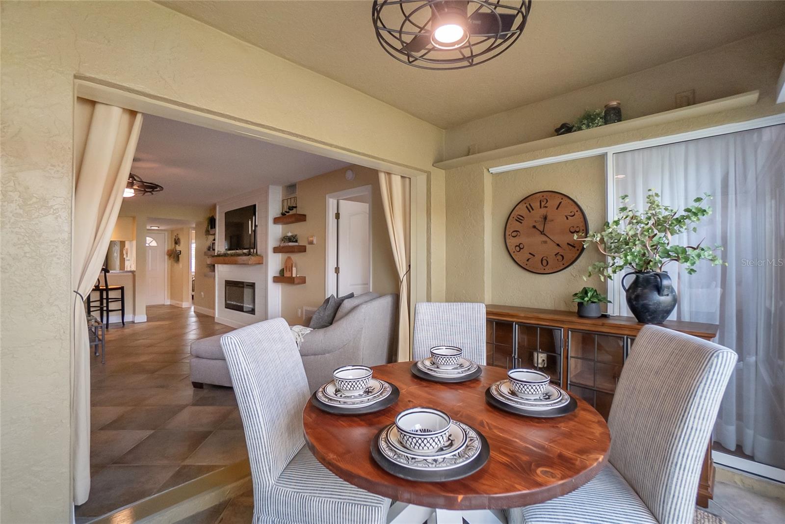 Image 15 of 40 For 4242 Madeira Court 3315