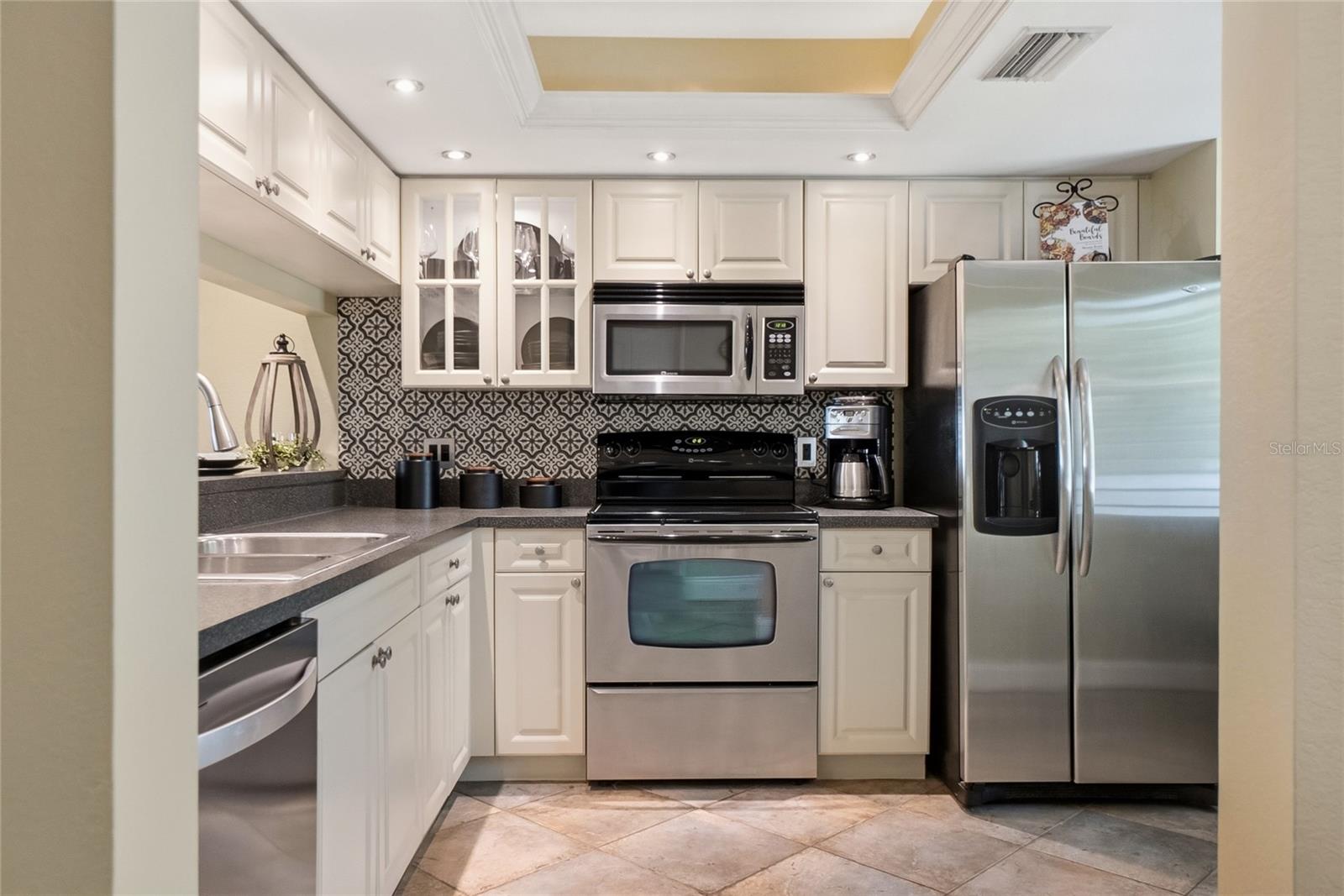 Image 4 of 40 For 4242 Madeira Court 3315