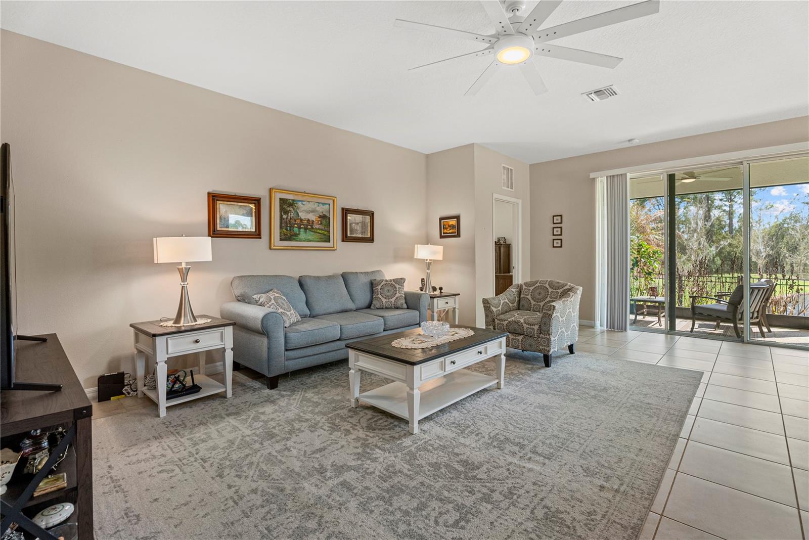 Image 10 of 41 For 16478 Woodside Glen