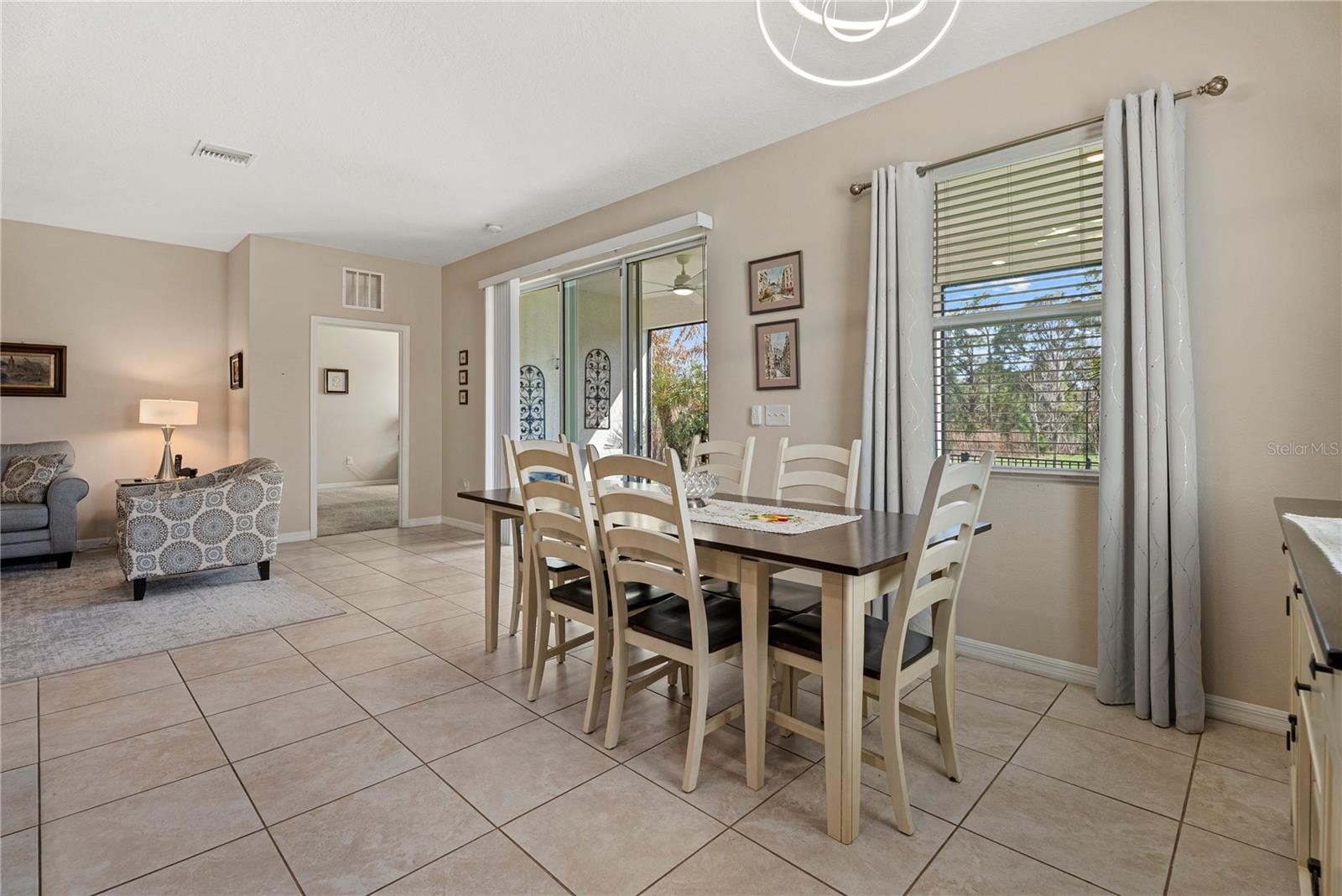 Image 14 of 41 For 16478 Woodside Glen