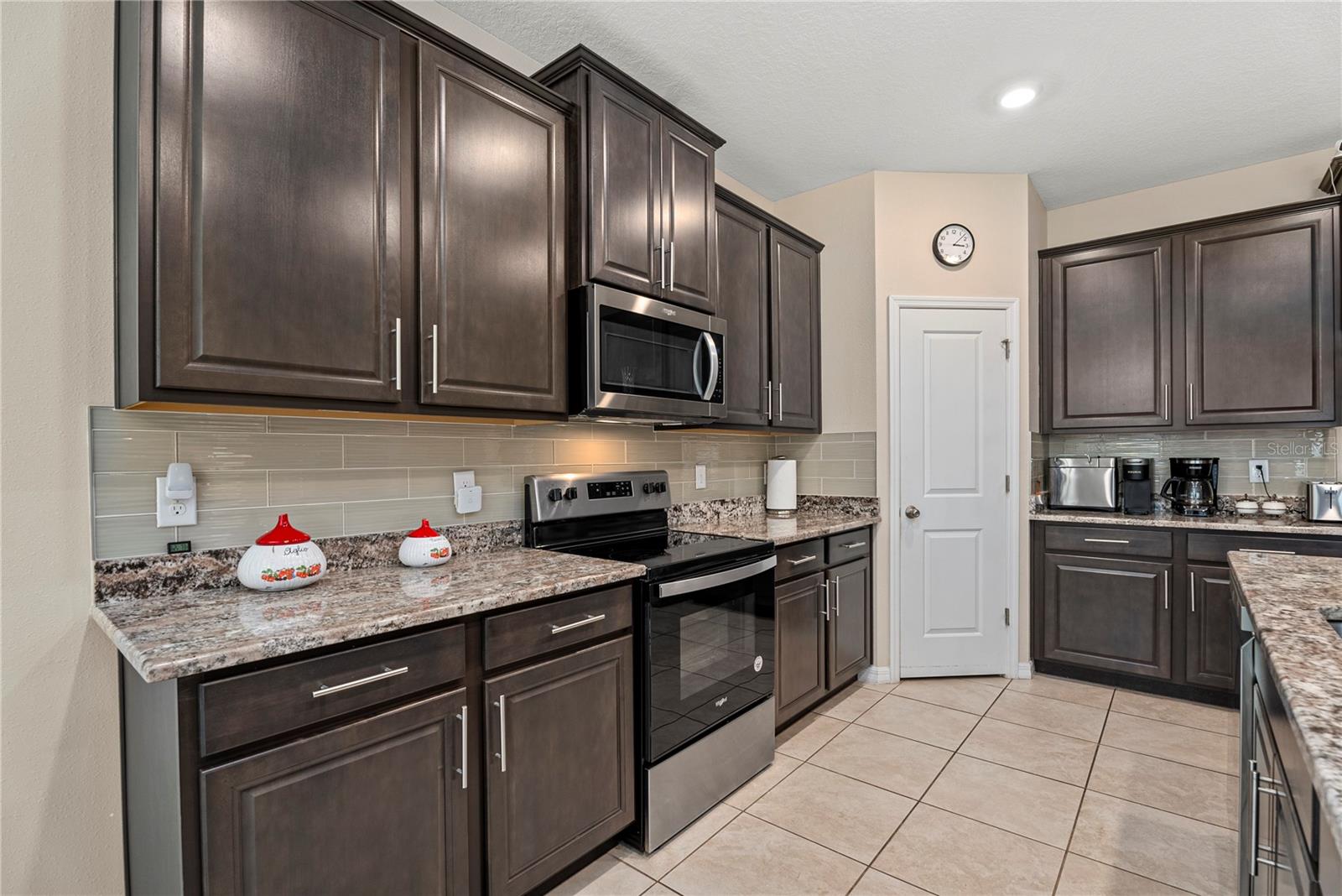 Image 20 of 41 For 16478 Woodside Glen