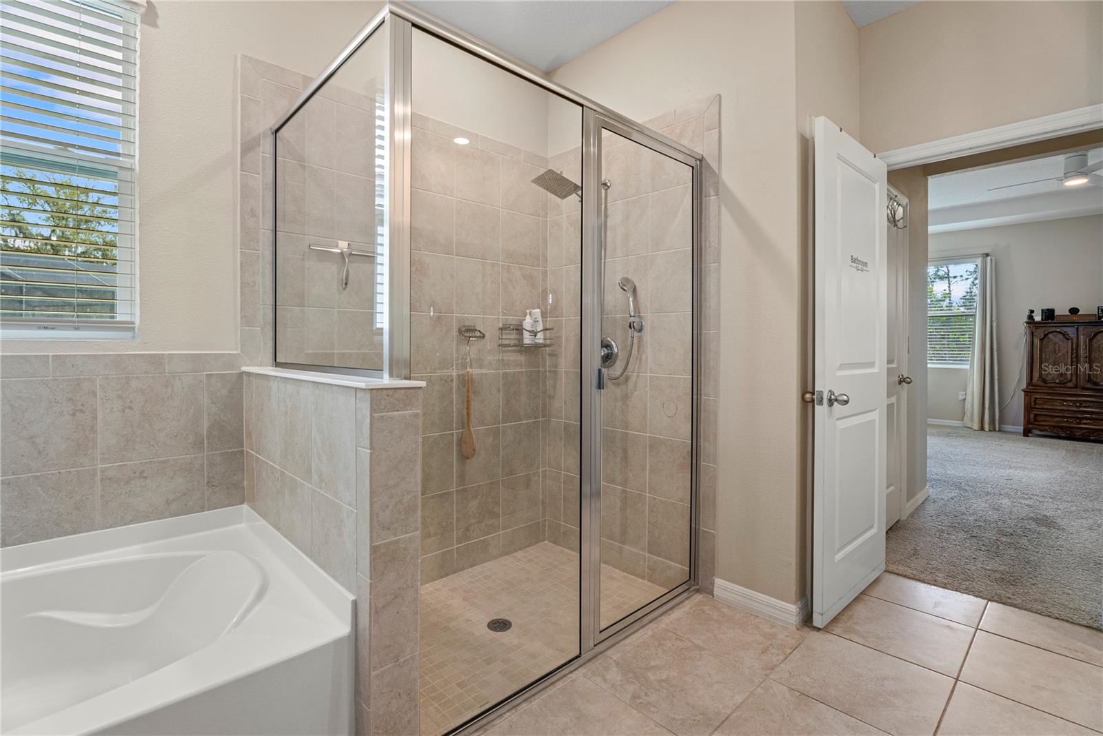 Image 27 of 41 For 16478 Woodside Glen