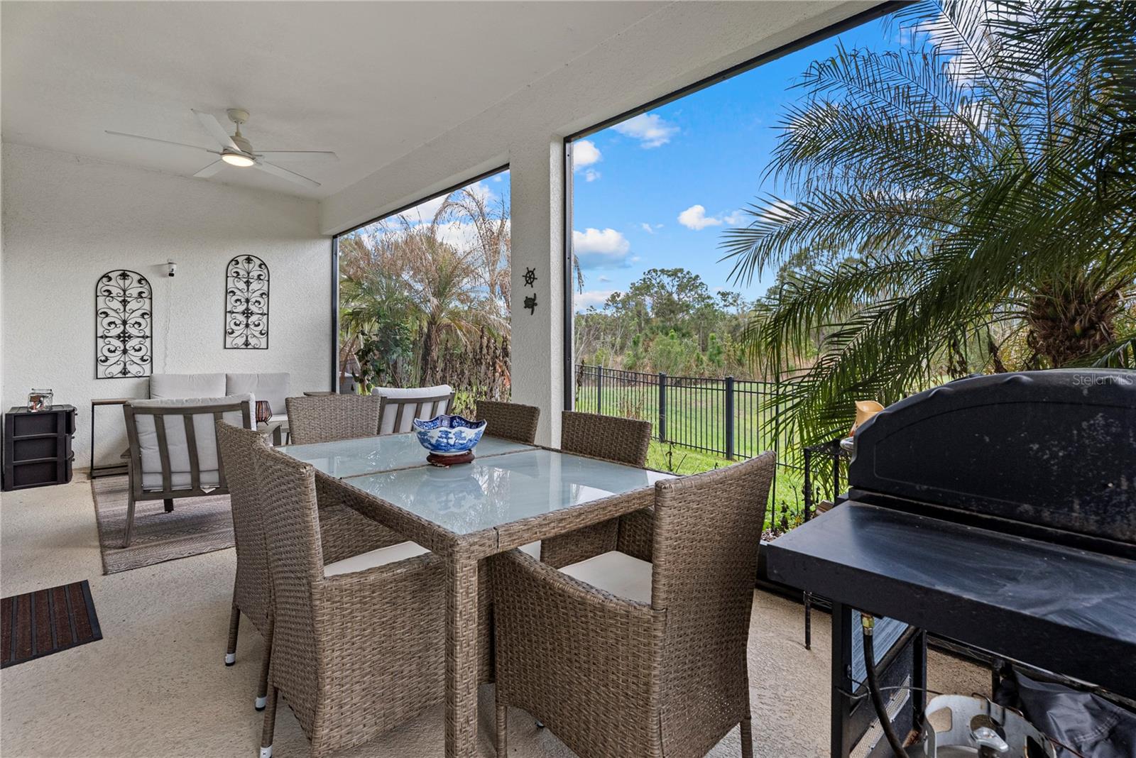 Image 30 of 41 For 16478 Woodside Glen