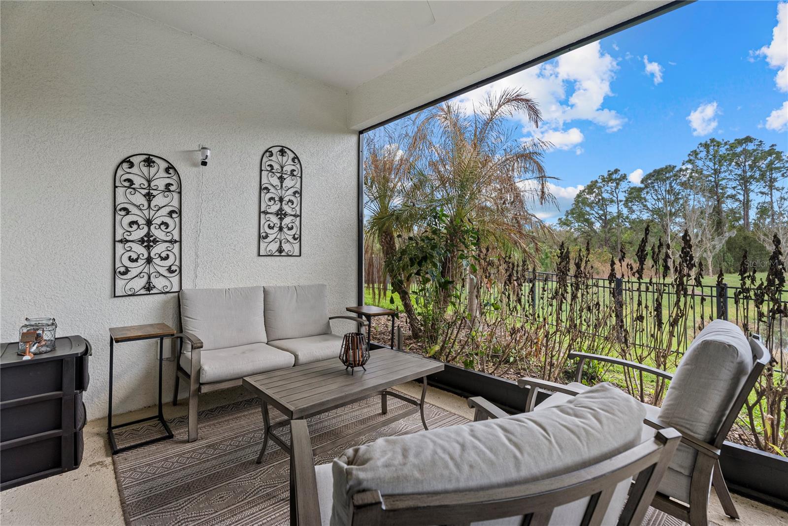 Image 31 of 41 For 16478 Woodside Glen