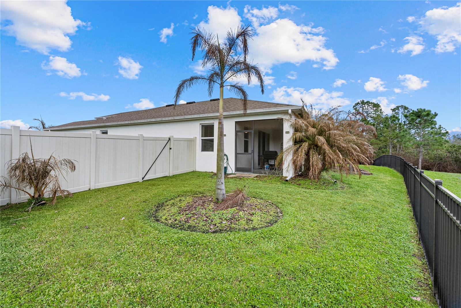 Image 35 of 41 For 16478 Woodside Glen