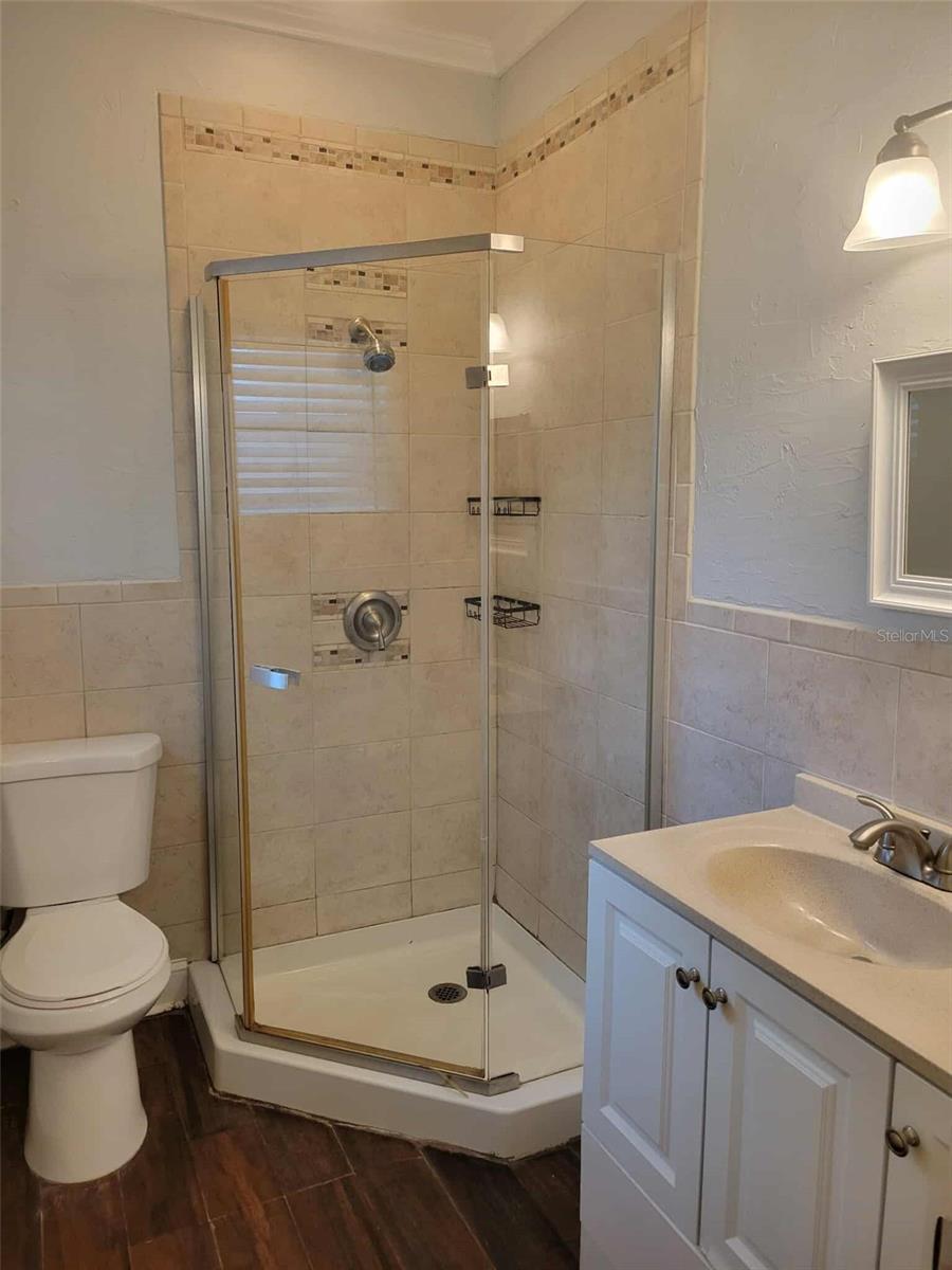 Image 6 of 7 For 1759 Fruitville Road Garage