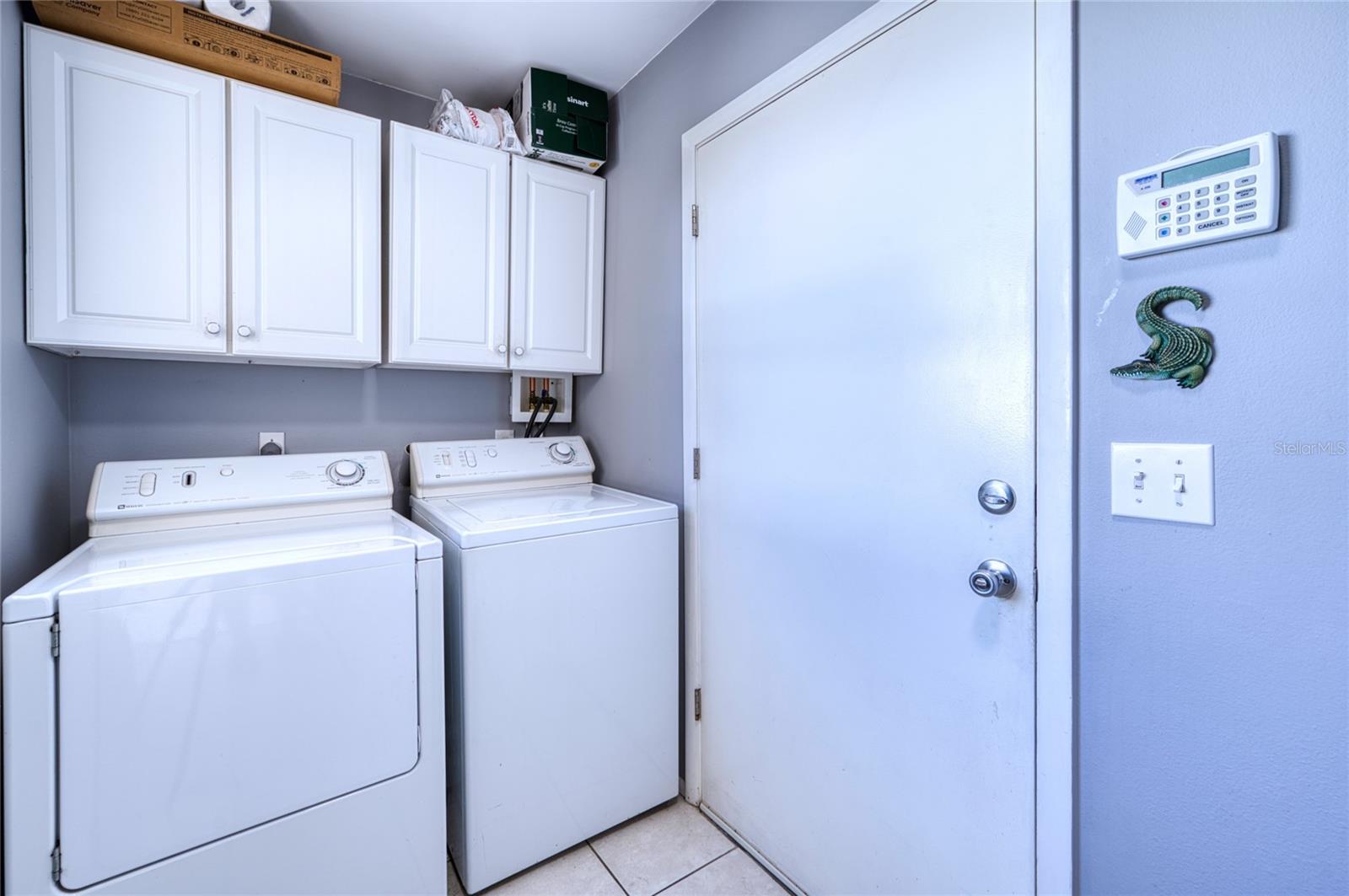 Image 15 of 37 For 76 Sandstone Circle